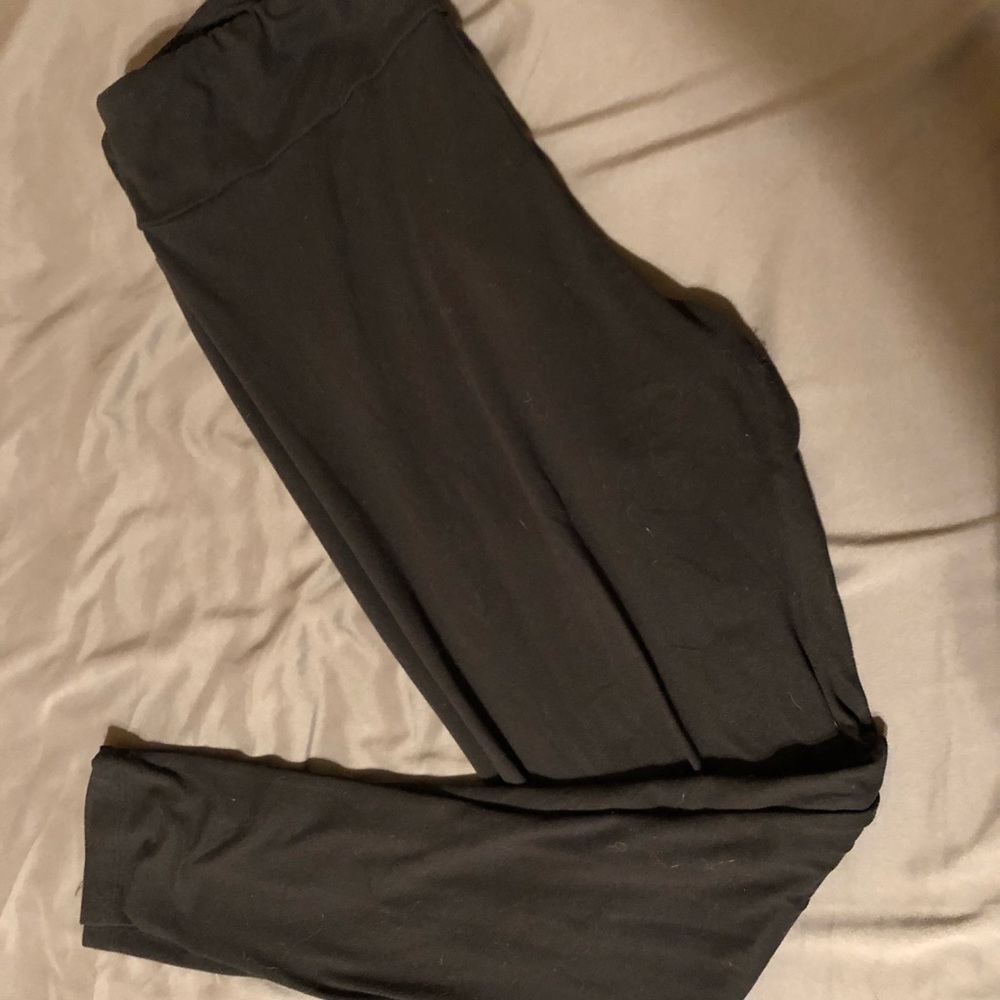LuLaRoe tall and curvy solid black leggings